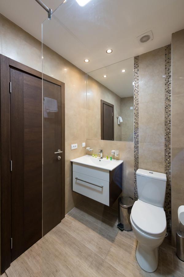 Hotel Crystal Pecinci Luaran gambar