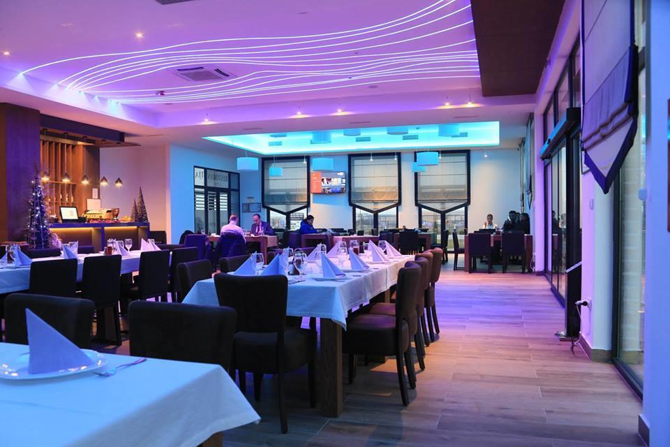 Hotel Crystal Pecinci Luaran gambar